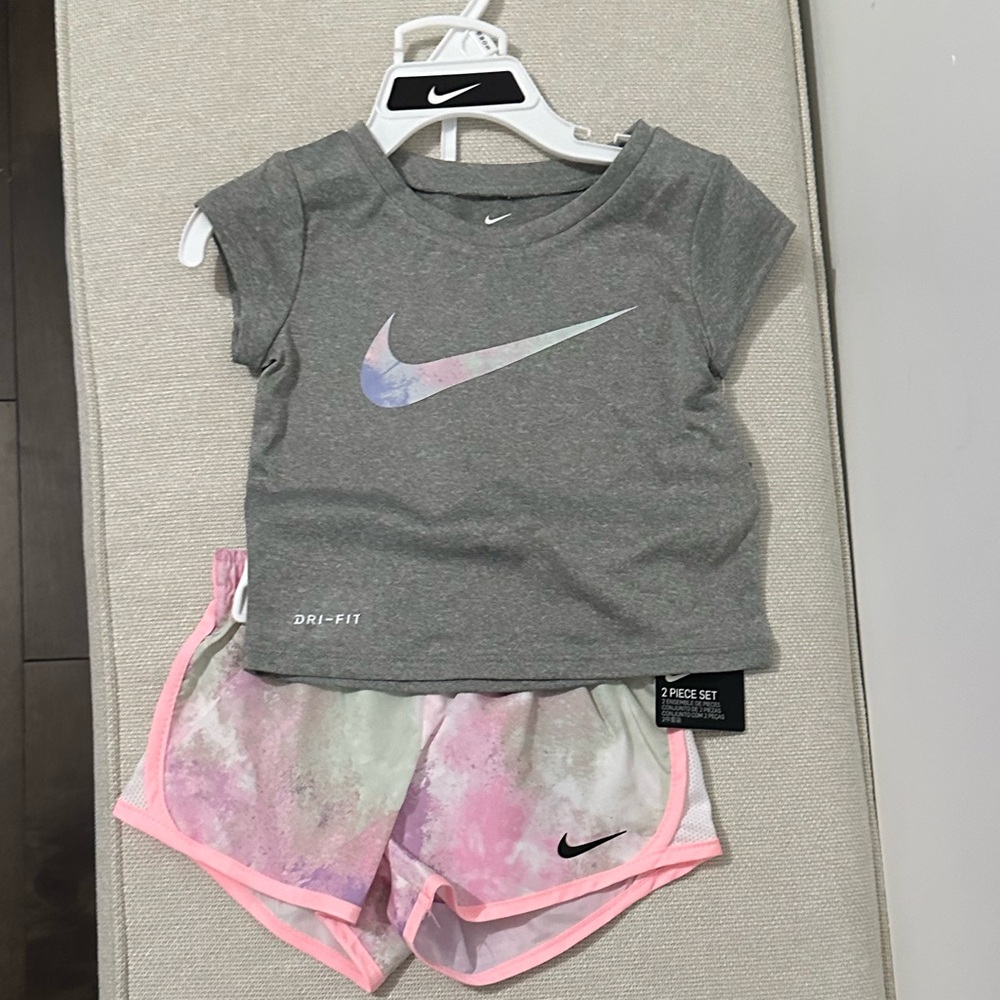 Nike outfit girls